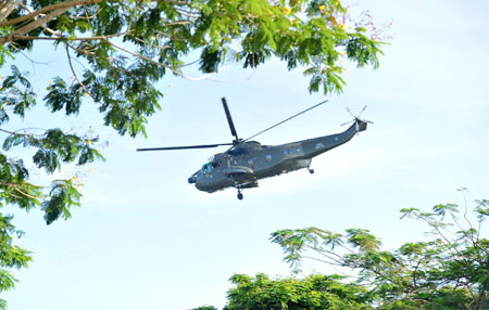 Salah satu helikopter tentera yang digunakan dalam serangan terhadap askar penceroboh.