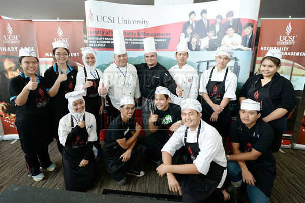LEARNING EXPERIENCE: Group photo of all the participants with the judges (back row, from fourth left)  Chef Melvin from BCCK, Joseph Martin Pudun from UCSI University and Chef Inchin from UCSI University.