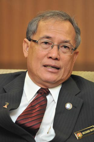 Datuk Seri Richard Riot Jaem