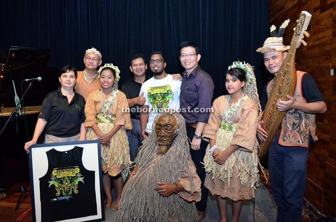 STB events and corporate relations director Angelina Bateman (left) and STB chief executive officer Datu Ik Pahon Joyik (fourth left) in a group photo with the performers.  