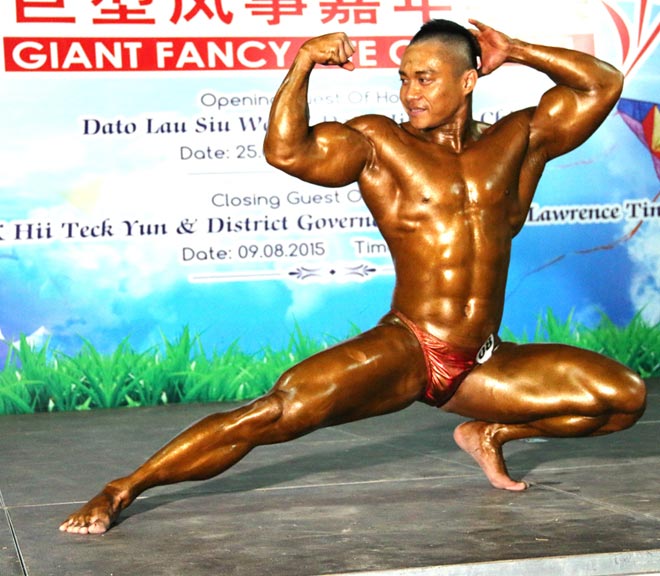 Maskabi striking a pose during the solo segment.