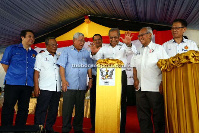 Adenan about to launch the project.