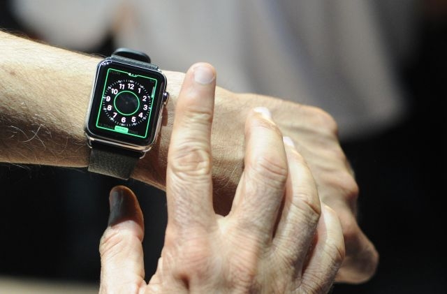  Apple has released an updated version of its watchOS. ©AFP PHOTO / JOSH EDELSON 