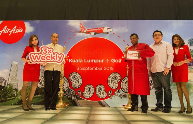 Fernandes (third right) together with former secretary-general of Asean and adviser to Malaysian Indian Business Council Tan Sri Ajit Singh (second left) and AirAsia head of commercial Spencer Lee (second right) during the launching of the airline’s Kuala Lumpur - Goa direct flight recently. 