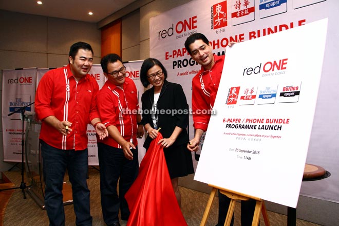 (From right) Farid and The Borneo Post, Utusan Borneo and thesundaypost general operations manager Phyllis Wong launch the partnership together with RedONE chief operations officer Tee Yew Yaw and RedONE chief sales officer Ben Teh. — Photos by Chimon Upon