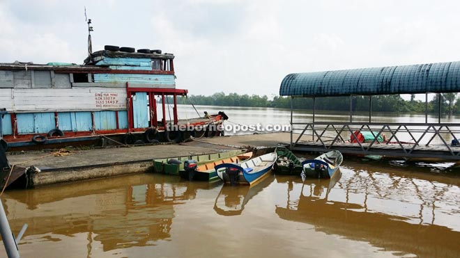 The other two pontoons in Bintangor town are in good condition and operational. 