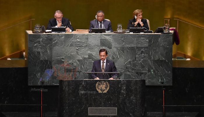 His Majesty Sultan Haji Hassanal Bolkiah Mu'izzaddin Waddaulah ibni Al-Marhum Sultan Haji Omar 'Ali Saifuddien Sa'adul Khairi Waddien, Sultan and Yang Di-Pertuan of Brunei Darussalam delivers a titah during the General Debate of the 70th Session of the United Nations (UN) General Assembly. | INFOFOTO