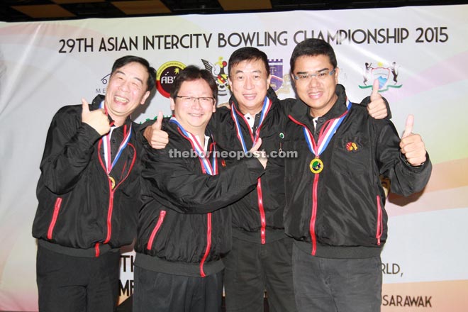 Gene Basa and Gerry Tan (left) and Dennis Ho-Johnson Cheng (right) completed a one-two finish for Paranaque City in the men’s senior doubles at the 29th Asian Intercity Bowling Championship at Megalanes Adventure World, King’s Centre on Thursday night. 