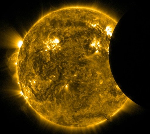 © Solar Dynamics Observatory/AFP/File / by Mariëtte Le Roux | Filmmaker David Attenborough says governments with science research budgets should be spending their cash on finding new ways to gather, store and distribute energy from sources like the sun, wind and waves 