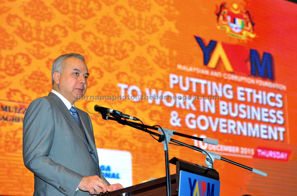 Sultan Nazrin speaking at the Malaysian Anti-Corruption Foundation’s International Conference 2015. — Bernama photo