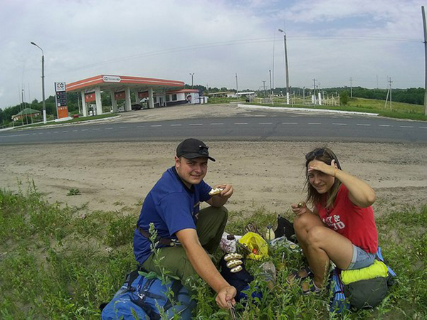 Lunch by the roadside while hitchhiking in Russia.