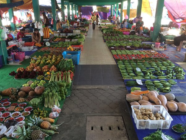 The neat and orderly Lundu Market. 