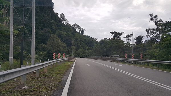 A section of the Semadang-Skio road. 