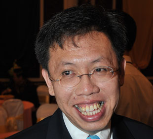 Dr Sim Kui Hian