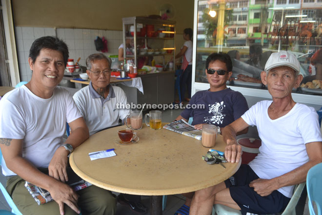 (From left) Bain, Labaw, Rumah Labaw resident Nyalu Untam and Rumah Ekau Ubong resident Lon Agon want the telecommunications tower repaired immediately. 