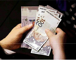 Although the performance pales in comparison to the country’s 69 per cent of share of global sukuk as at end-2014, RAM said the ringgit remained the currency of choice for sukuk issuance, followed by the US dollar and the Indonesian rupiah.