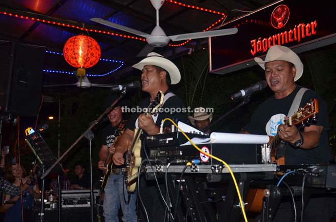 The Mountain Wing Band wooing the crowd with their renditions of country music.