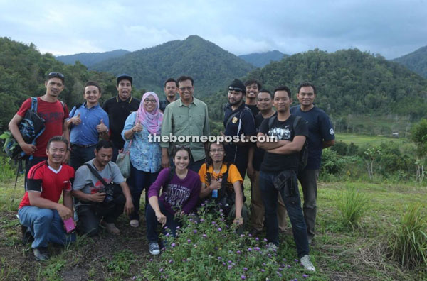 Ahmad Shabery with members of the media after visiting several places of interest in the Highlands. 