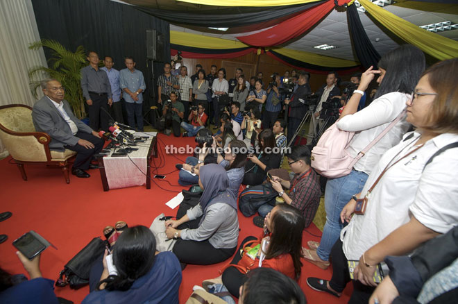 Adenan fielding questions from reporters during the dialogue with the media fraternity at the old DUN building.