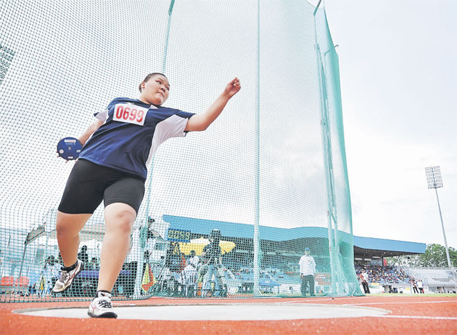Queenie Ting competes in the women’s discus during the 17th Sukma in Kangar sports complex in Perlis, in this May 29, 2014 file photo. Queenie won the event. — Bernama photo