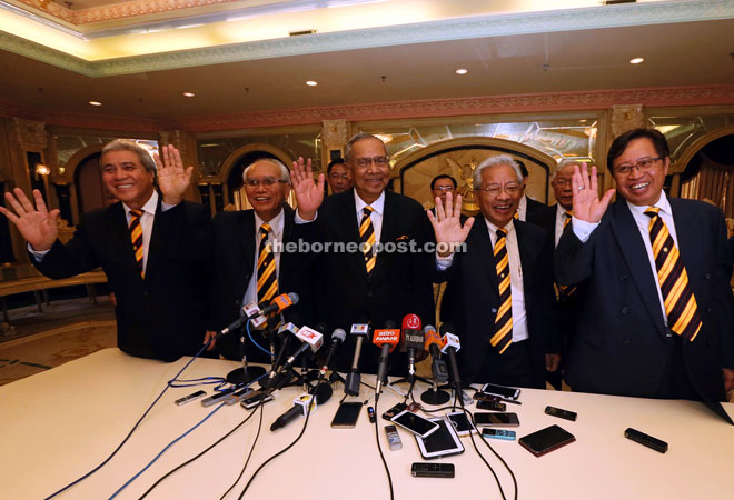 (From left) Second Planning and Environment Minister Datuk Amar Awang Tengah Ali Hasan, Deputy Chief Minister Datuk Patinggi Tan Sri Alfred Jabu, Chief Minister Datuk Patinggi Tan Sri Adenan Satem, Land Development Minister Tan Sri Datuk Amar Dr James Masing and Housing Minister Datuk Amar Abang Johari Tun Openg posing for the media after the press conference where Adenan announced the dissolution of State Legislative Assembly.