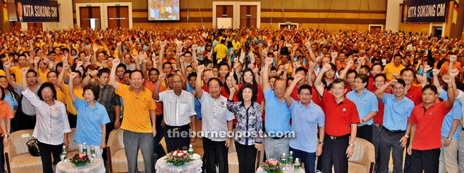 Adenan (front, fourth left) with (front, from left) UPP Pelawan chief Kapitan Datuk Janet Lau, Datin Wendy Lau, KTS Group managing director Dato Henry Lau, Wong, Wong’s wife Datin Sri Pauline Leong and KTS Group deputy managing director Stephen Lau. — Photo by Othman Ishak