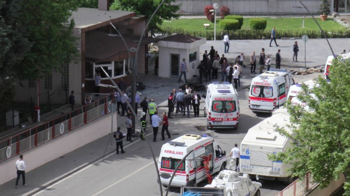 A car bomb exploded by the police headquarters in the southeastern Turkish city of Gaziantep on May 1, 2016, in one of two attacks in the country on Sunday morning