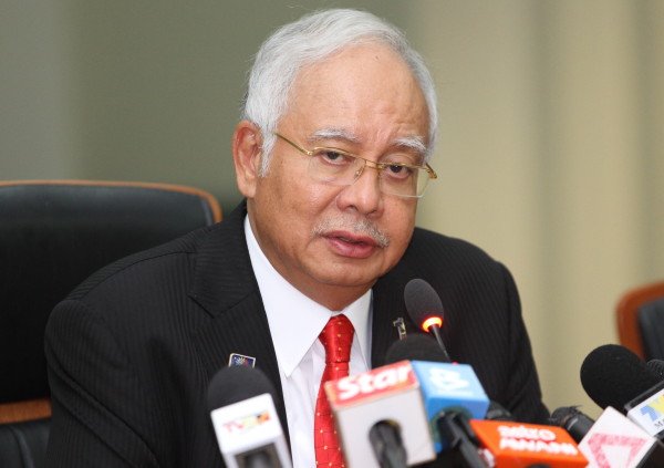Najib addresses the press conference at Wisma Bapa Malaysia.