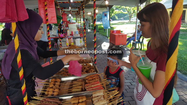 Various food and drink stalls were also set up. 