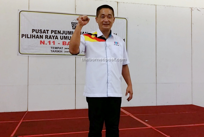 See pumps his fist in the air after winning in Batu Lintang.