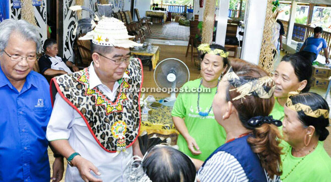 Ongkili mingles with Uma Juman folk when campaigning for the Belaga and Murum seats.