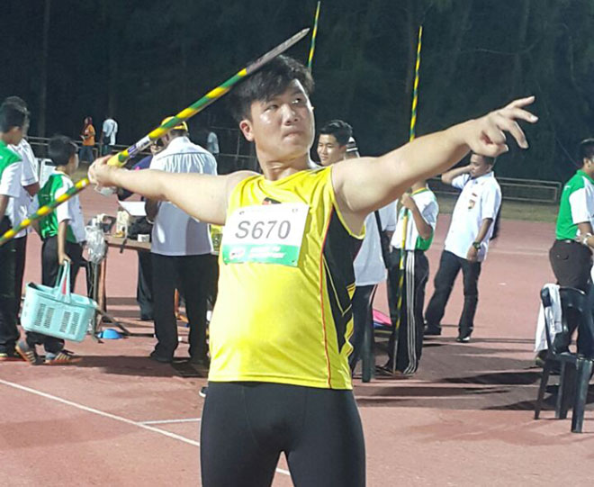 Lee Say King warming up for the boy’s U-18 javelin. — Photos courtesy of Christopher Tinkai