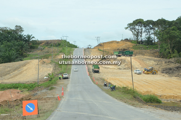 Another stretch of the Pan Borneo Highway near Pantu.