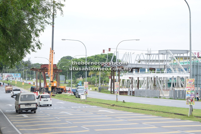 According to Tiong, the implementation of the overhead bridge costing some RM6 million is a waste of government funds as it would be replaced soon by a flyover.