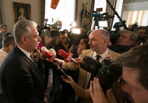 Austrian Finance Minister Hans Joerg Schelling speaks to the media prior to the weekly cabinet meeting, in Vienna, Austria, on May 10, 2016 -AFP photo