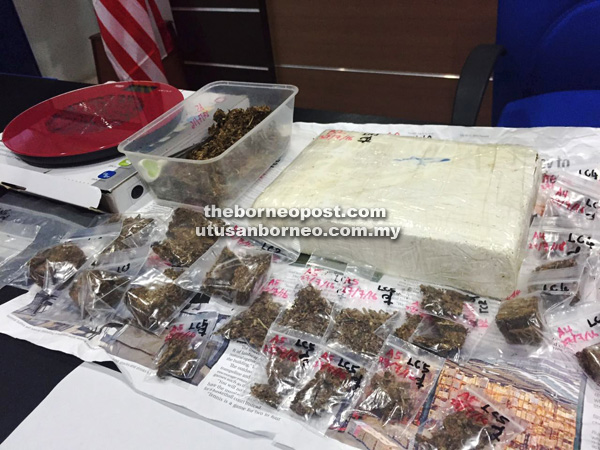 DIRAMPAS: Ganja yang telah dibungkus untuk dijual dengan harga sekitar RM10 sehingga RM20.