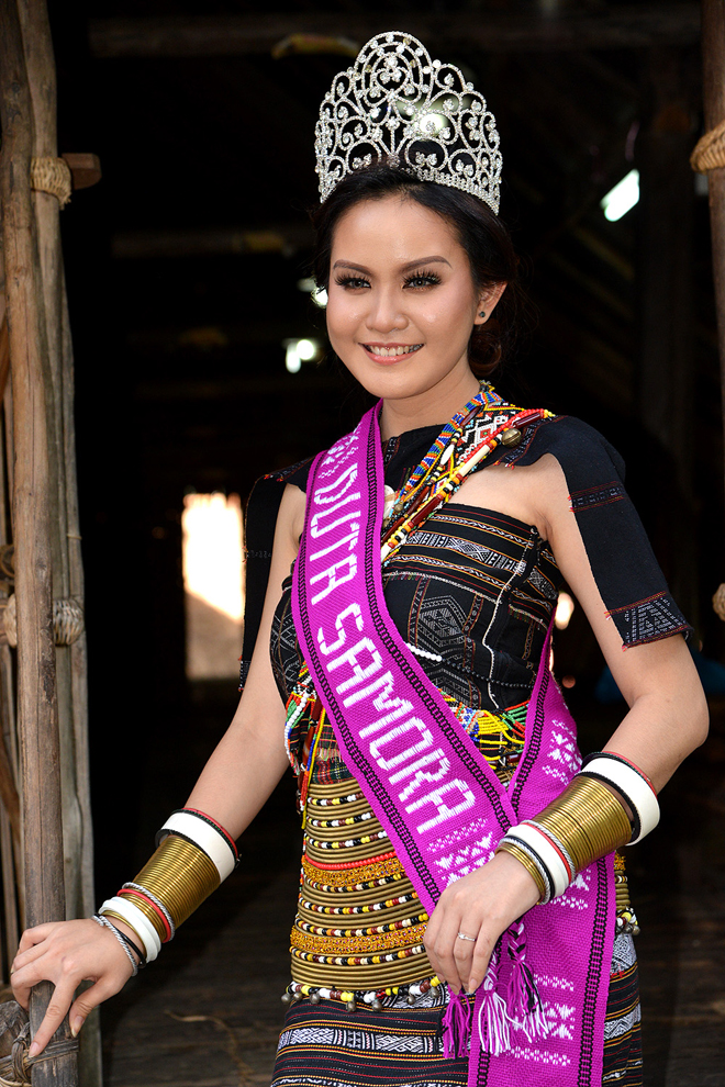 Claryssa wearing the 'tapi' at the State Museum as part of her effort to promote the traditions of the Rungus.