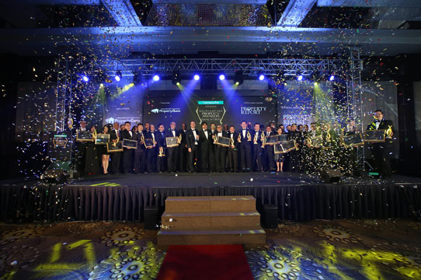 Photo shows the winners of the third annual Southeast Asia Property Awards (Malaysia) 2016, with PropertyGuru Malaysia chairman Tunku Seri Menanti Tunku Ali Redhauddin Tuanku Muhriz.
