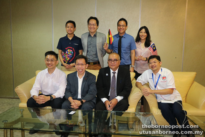 (Seated from left): Dr Fong, Dr Sim, Yii, Dr Wong  and others in a photocall after the press conference.