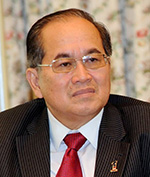 Datuk Amar Douglas Uggah Embas