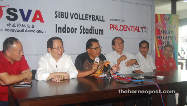 (From left) Moh, Lau, Malaysia Sports Council deputy director Dato Jalil Abdullah, Hii, Ting and Joseph at a press conference during Sarawak Sukma.