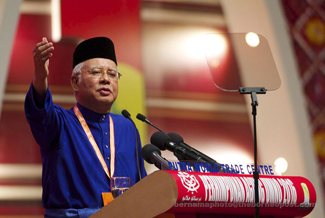 Najib delivering his policy speech at the Umno General Assembly 2016. — Bernama photo