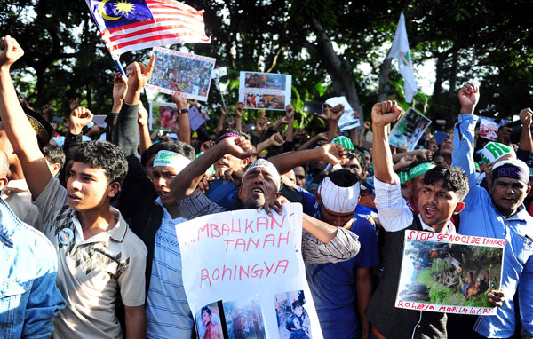 Ethnic Rohingyas shouting and urging the government of Myanmar to stop violence against their community during the Solidarity rally for Rohingya at Titiwangsa Stadium. — Bernama photo