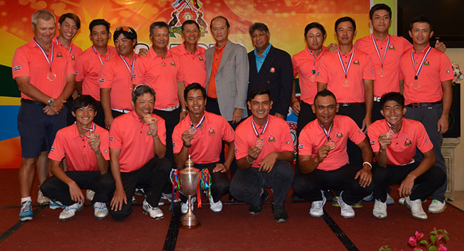 The victorious Sabah team posing with Sarawak Golf Association president Hoan Kee Hock (seventh left) and Sabah Golf Association president Datuk George Bandusena (fifth right) after the prize presentation. — Photo courtesy of Kelab Golf Sarawak