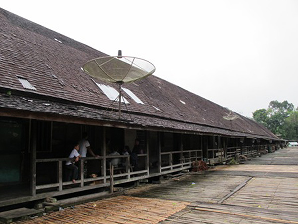 A typical Dayak longhouse along the Kapuas.