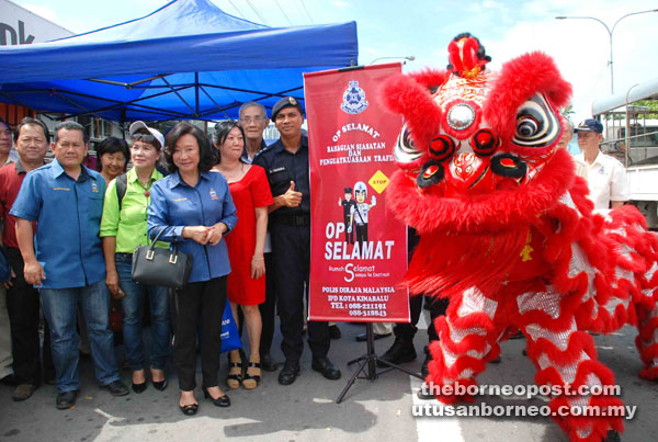 Chandra launching Ops Selamat X at Jalan Kolam in Foh Sang, Luyang yesterday.