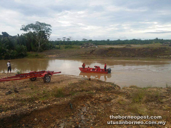  The search and rescue for the missing boy at Gum Gum Besar river.