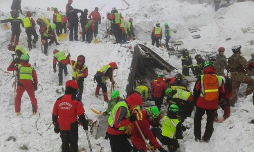 Filippo Monteforte with Ella Ide in Rome | A picture from the Italian alpine rescue service (CNSAS) issued on January 23, 2017 shows rescue teams working at the avalanche-hit Hotel Rigopiano 