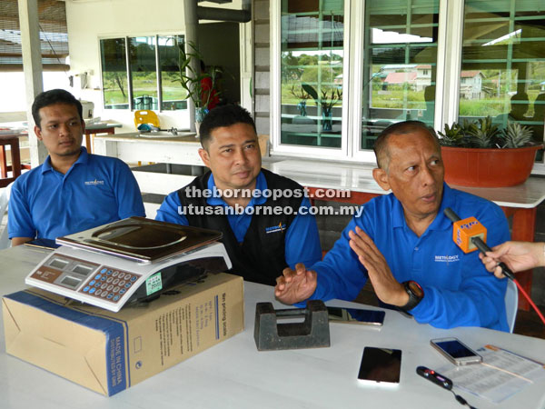 Mohd Khalis and Ahmad speaking to reporters during their visit to Bario on Saturday.