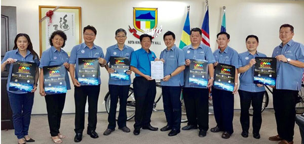 From left to right: Elizabeth Chung, Shung Lee Chu, Johnny Wong, Lou Chi Nam, Yeo, Gerald,  Kung Ping Kun, Henry Tsen, Ralph Chung and Andrew Kwok  